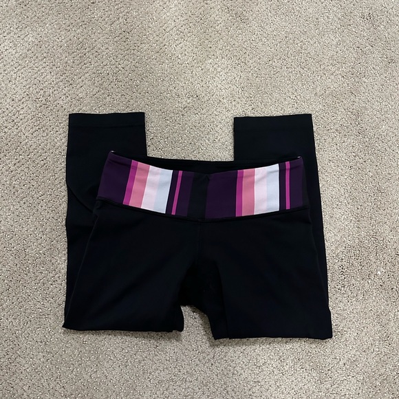 Lululemon Black Pink Capri Leggings size 6 - Picture 5 of 8